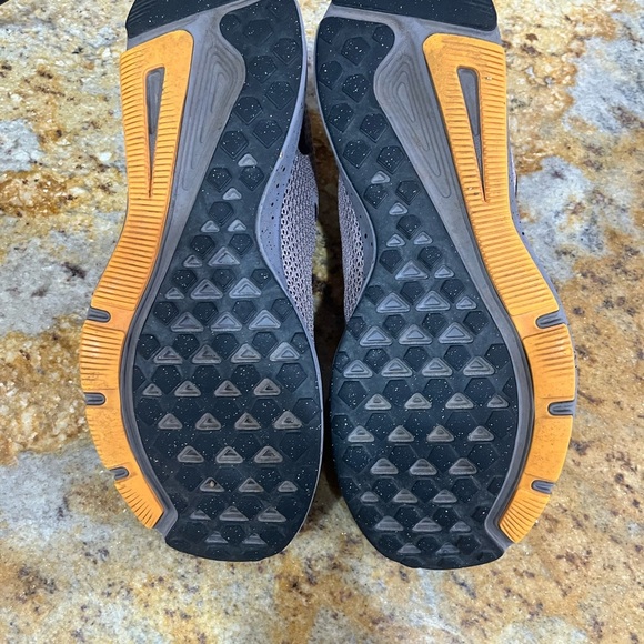 Nike quest size 10 - Picture 7 of 8